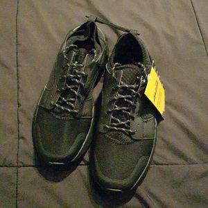 Men's size 9 Athletic Shoes Avia brand